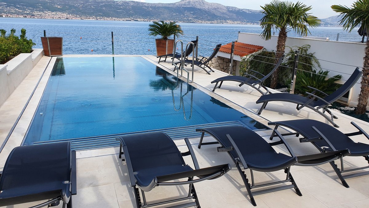 Villa Sun & Sea, fantastyczny basen ze staly nierdzewnej